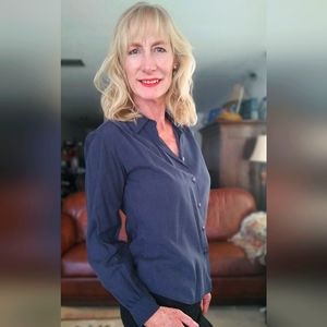 Liz Claiborne 100% SILK Blouse